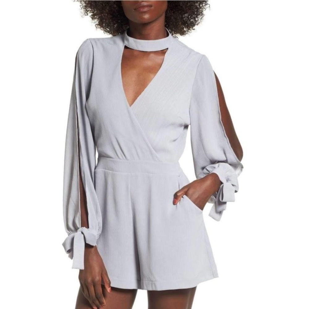 4si3nna Choker Cold Shoulder Romper